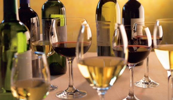 Highlights -> Weinverkostung, Weinflaschen und -glaser 2011