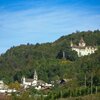 Das Dorf Montan, im Hintergrund Schloss Enn. Foto: AT, &copy; Peer