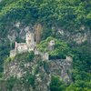 Il Castello di Salorno, chiamato anche Haderburg, si trova su uno sperone roccioso sopra l’omonimo paese - Foto: AT, &copy; Peer