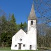 Die Fenner Schlucht ist hinter uns, nach einem kurzen Aufstieg ist Oberfennberg erreicht. Dieser zu Kurtatsch geh&ouml;rende Weiler auf etwa 1250 m Meeresh&ouml;he besteht auch ein paar H&auml;usern und dem Mariahilf-Kirchlein. Foto: AT, &copy; Peer