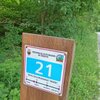 Sind wir bald da? Eine praktische Antwort auf diese Frage liefern die Schilder, die jeden Kilometer des Radwegs von Salurn nach Trient markieren. Foto: AT, &copy; Peer