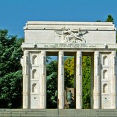 bozen gries siegesdenkmal