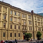 bozen landhaus sitz landesregierung palais widmann