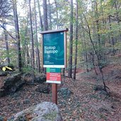 RS Hinweisschild Biotop Schutzgebiet Eppaner Eisloecher