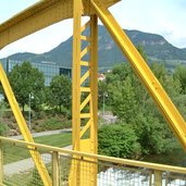 radwegbruecke ueber die talfer mit eurac