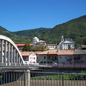 etschradweg blick auf san michele all adige