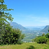 duererweg ober salurn blick auf etschtal richtung bozen