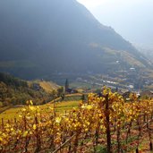 herbst landschaft bei rafenstein mit st jakob in der sand