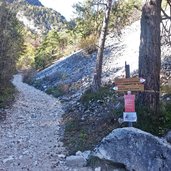 Wegmarkierung Kreuzung Eppaner Hohenweg Furgglauer Hohenweg