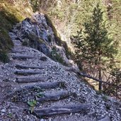 Furgglauer Hoehenweg Holzstufen