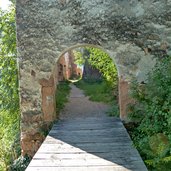 terlan burg ruine neuhaus maultasch