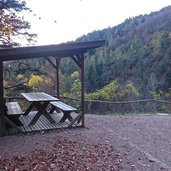 Eppaner Hoehenweg Rastplatz ueberdacht