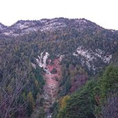 Eppaner Hoehenweg Blick zum Penegal und Furglauer Scharte