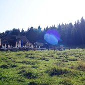 wanderung aldein weissenstein schoenrast alm morgensonne