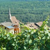 Unterplanitzing Kaltern Weinreben Kirche