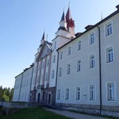 wanderung aldein weissenstein wallfahrtsort maria weissenstein fassade