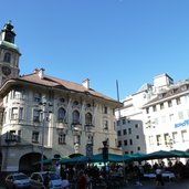 RS bozen rathausplatz bauernmarkt