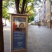 RS bruneck grosser graben schild universitaet bruneck