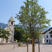 RS kurtinig martinsplatz mit kirche fr