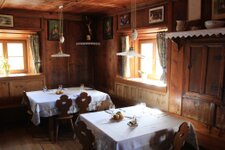 C Bozen Jenesien Herbst Rafenstein Bauernstube Restaurant