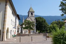 RS kurtinig martinsplatz mit kirche fr