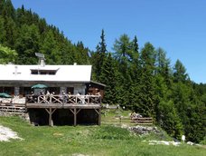 mendel ueberetscher huette rifugio oltradige cai