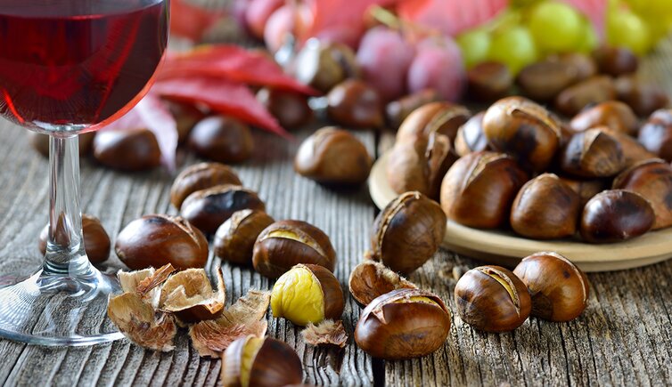 Adobe Stock toerggelen kastanien wein