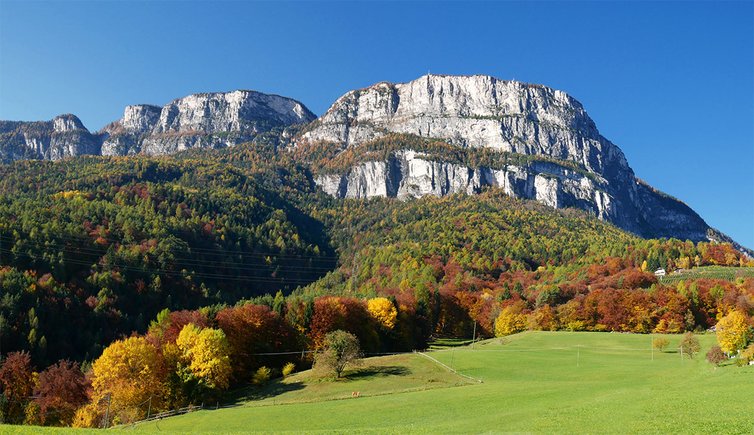 unter gantkofel wanderung perdonig im herbst