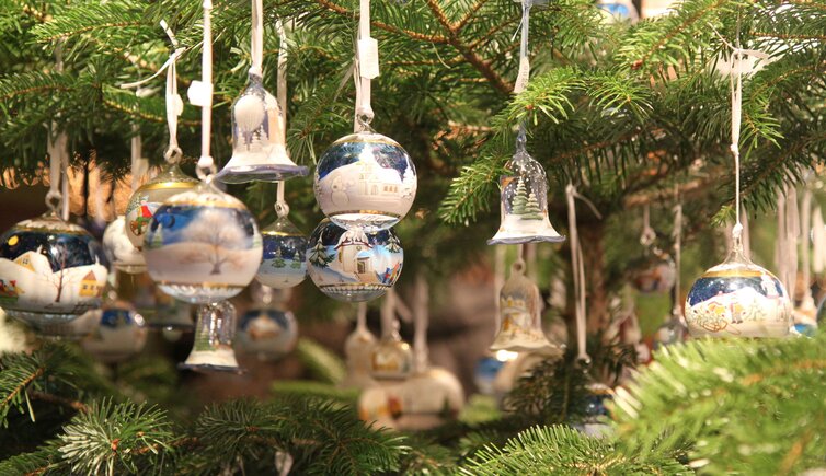 Christkindlmarkt Schnee Weihnachtskugel