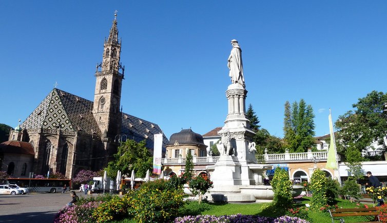 RS bozen waltherplatz mit dom