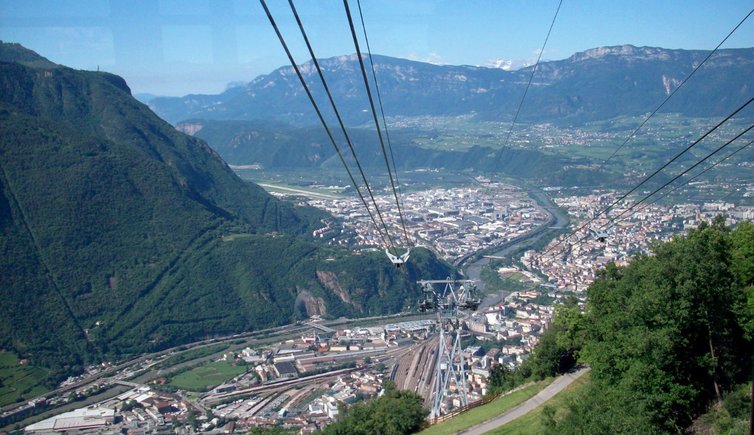 RS rittner seilbahn blick auf bozen