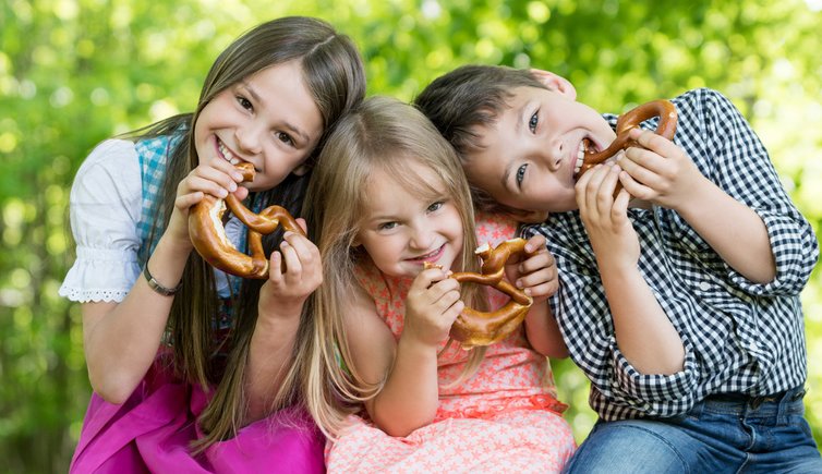 RS Tirol kinder brezen gluecklich freude personen marketing