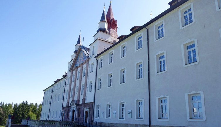 RS wanderung aldein weissenstein wallfahrtsort maria weissenstein fassade