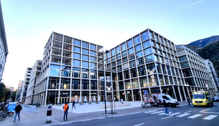 Waltherpark Hauptbildneu weinstrasse